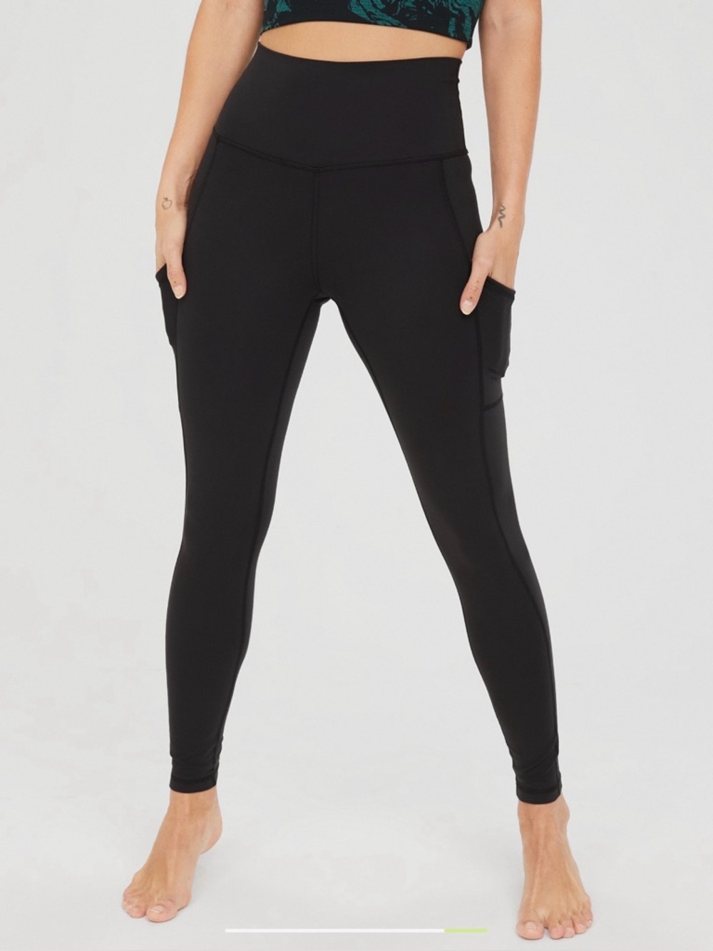 OFFLINE by Aerie Black The Hugger High Waisted Pocket Leggings Size Small